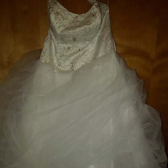Alfred Angelo Belle Wedding dress - Picture 4 of 8